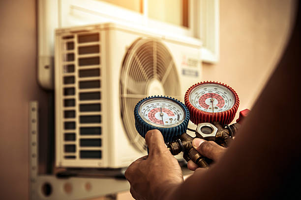 Professional Hvac technician working in Orange Cove, CA